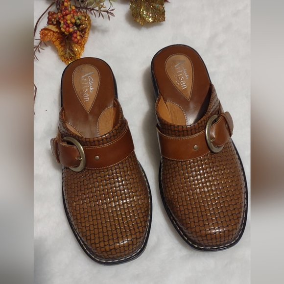 Clarks Shoes - Clarks shoes for women size 6